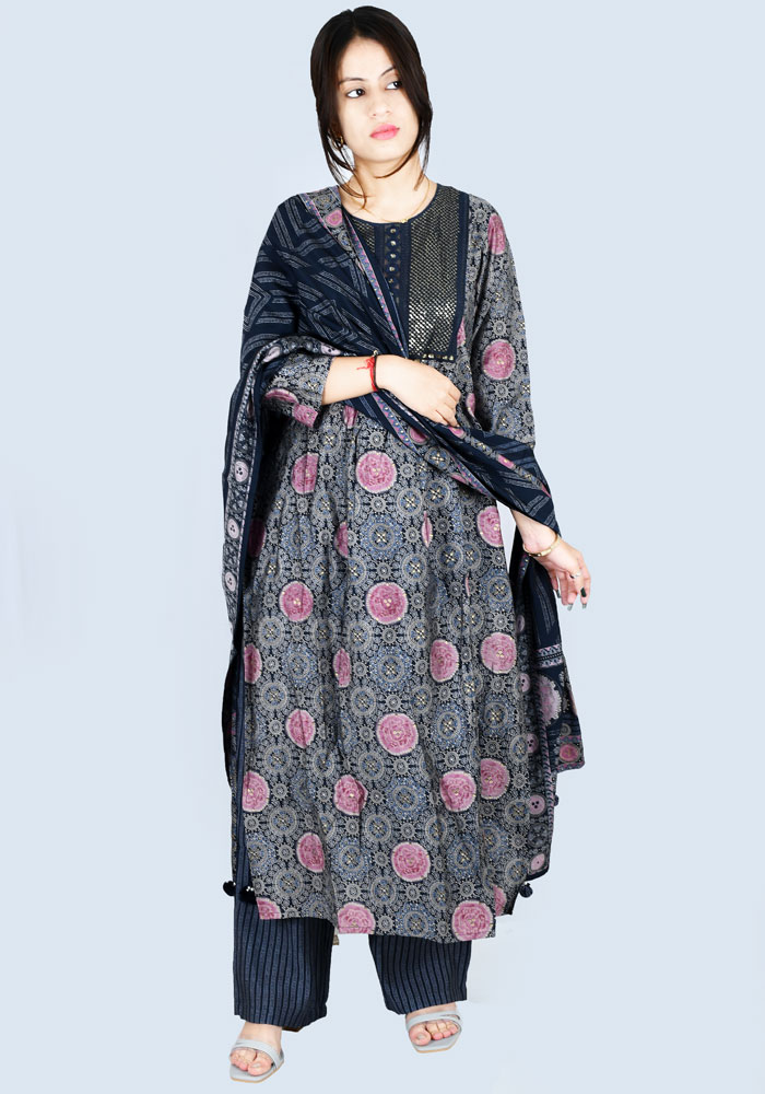 Hiva Kurti Wholesale Catalogs | Aarvee Creation | Wholesaler of Kurtis,  Dress Materials & More! in Bulk