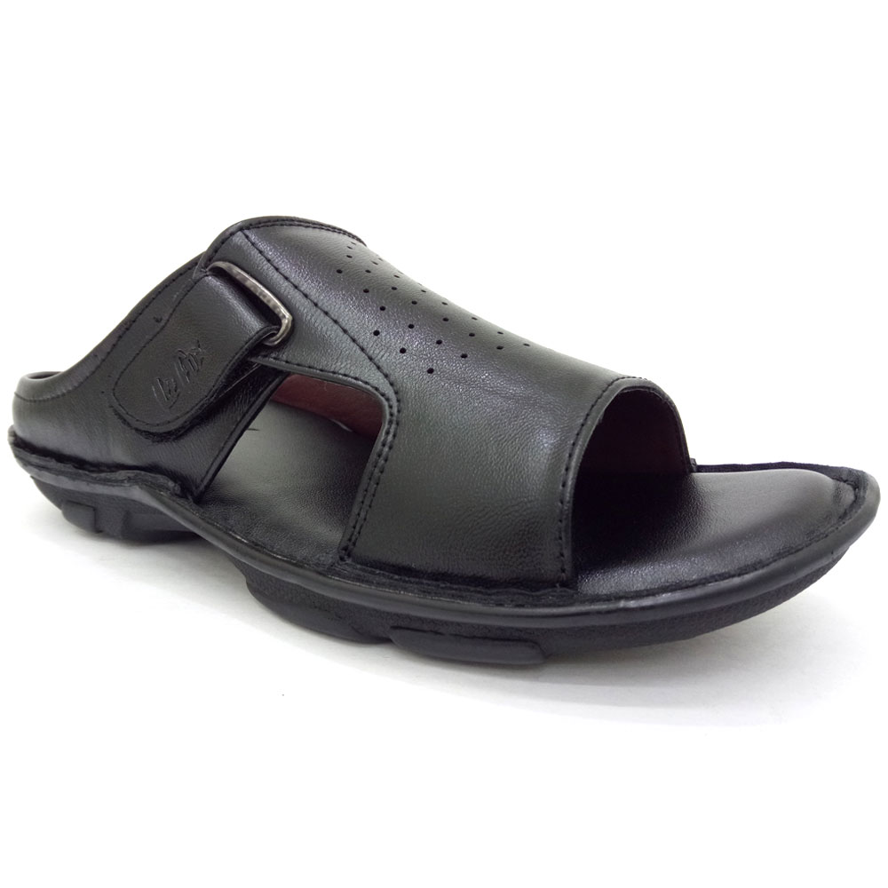 leefox chappals price