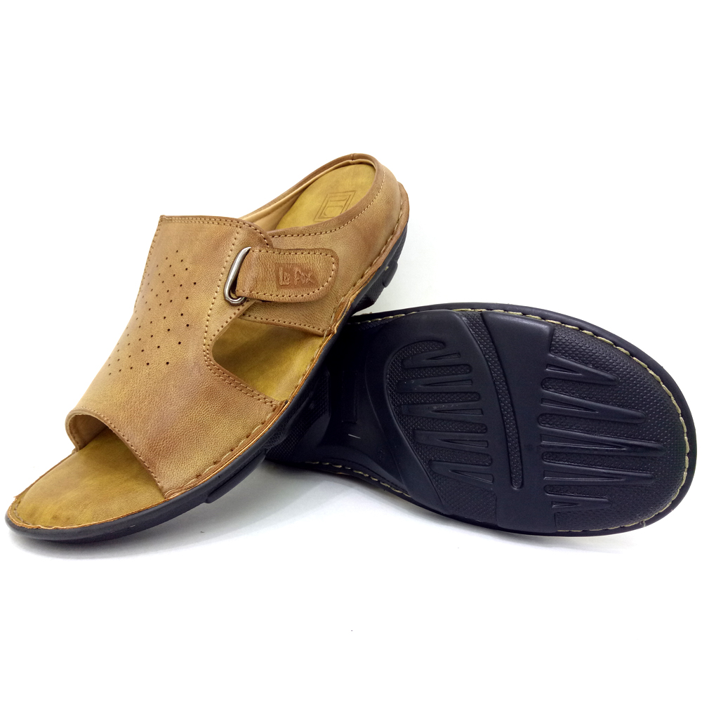 leefox chappals price