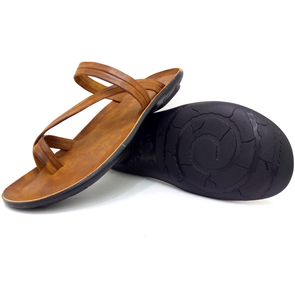 leefox chappals price